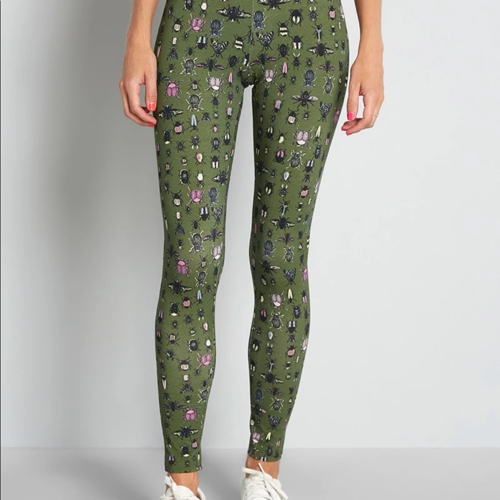 Modcloth Green Beetle Bug Print Leggings 🐛 🐜 🕷